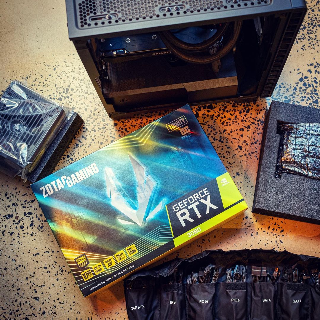 new video card + long weekend = time to try Cyberpunk 2077
