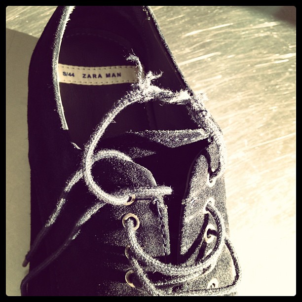 Shoelaces on my brand-new Zara shoes already broken after just one day