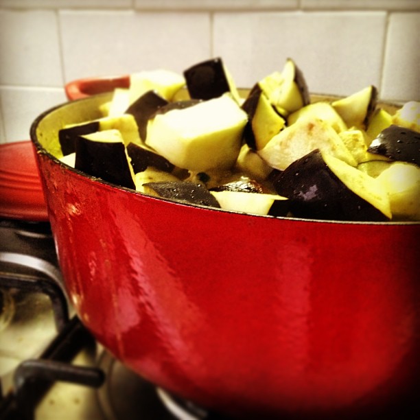 Yet again I have made too much curry to fit in the pot...