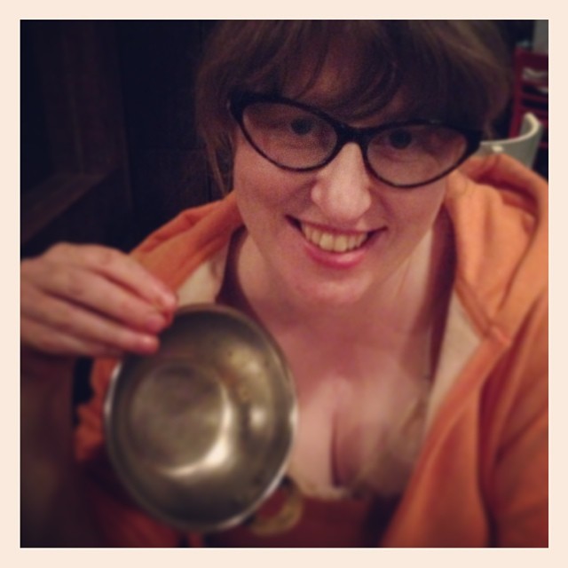 Amy cleaned up this curry so well that there's not a morsel left!
