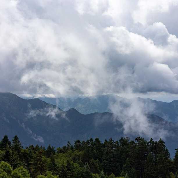 Pleasant weather and lazy days in the Japanese alps around Shin-Hotaka Onsen, a relief after the hot and humid Japanese coastal cities.