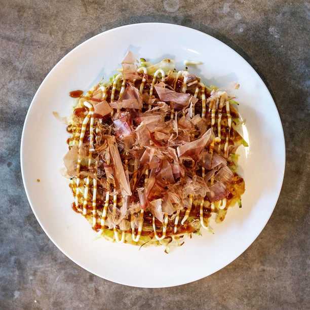 I have become somewhat addicted to okonomiyaki for lunch recently. So I have decided to inflict this addiction onto you all by posting a photo whenever I make okonomiyaki.