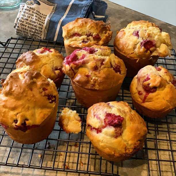 Found a use for those white chocolate easter eggs no-one ate: muffins with @amythemighty ‘s dad’s raspberries.