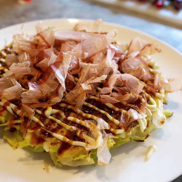 I have become somewhat addicted to okonomiyaki for lunch recently. So I have decided to inflict this addiction onto you all by posting a photo whenever I make okonomiyaki.